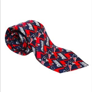 New Men's NFL Official New England Patriots Football Logo 100% Silk Neck Tie 59"